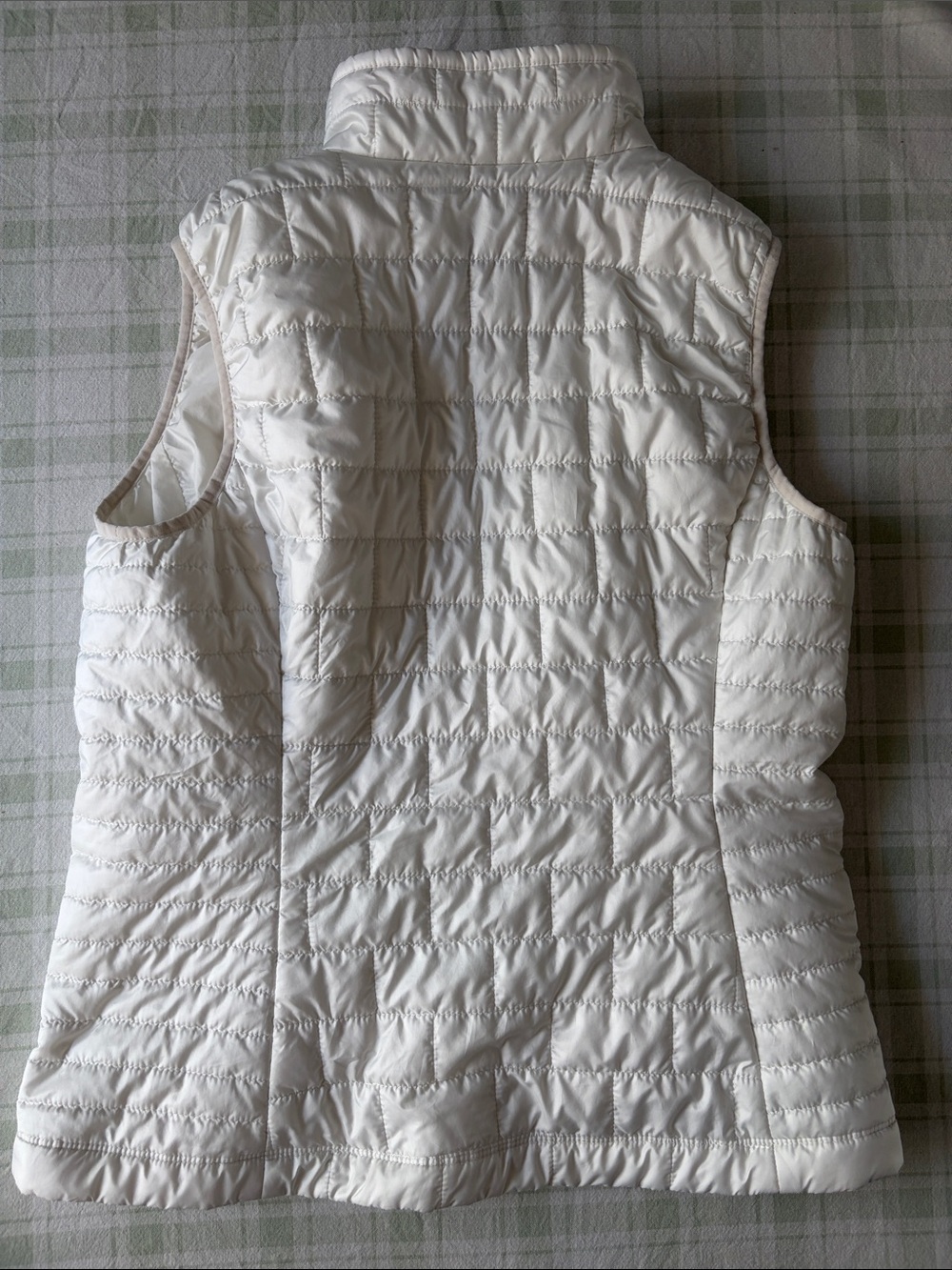 Patagonia White Quilted Lightweight Puffer Vest - Picture 9 of 9
